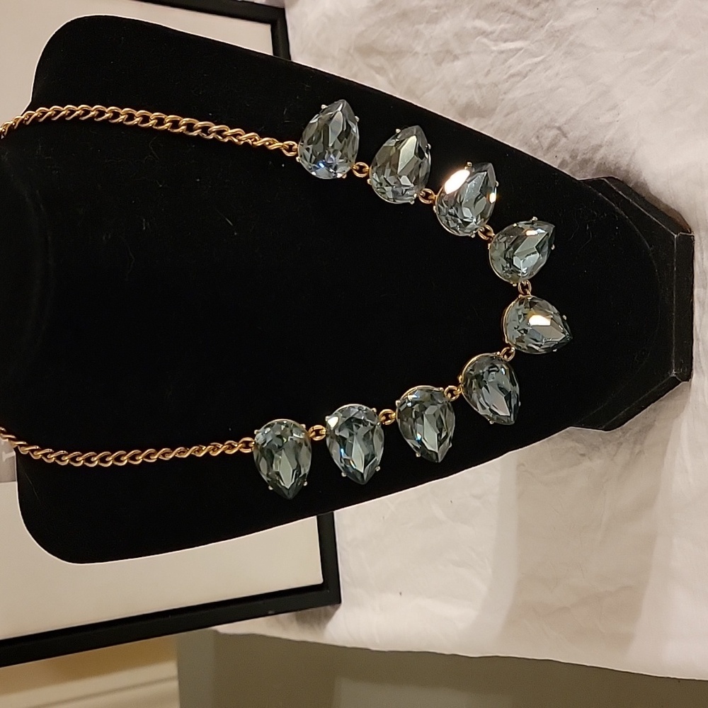 J Crew Pear or Tearshaped Blue Faux Gemstone Gold Tone Necklace Excellent Condit